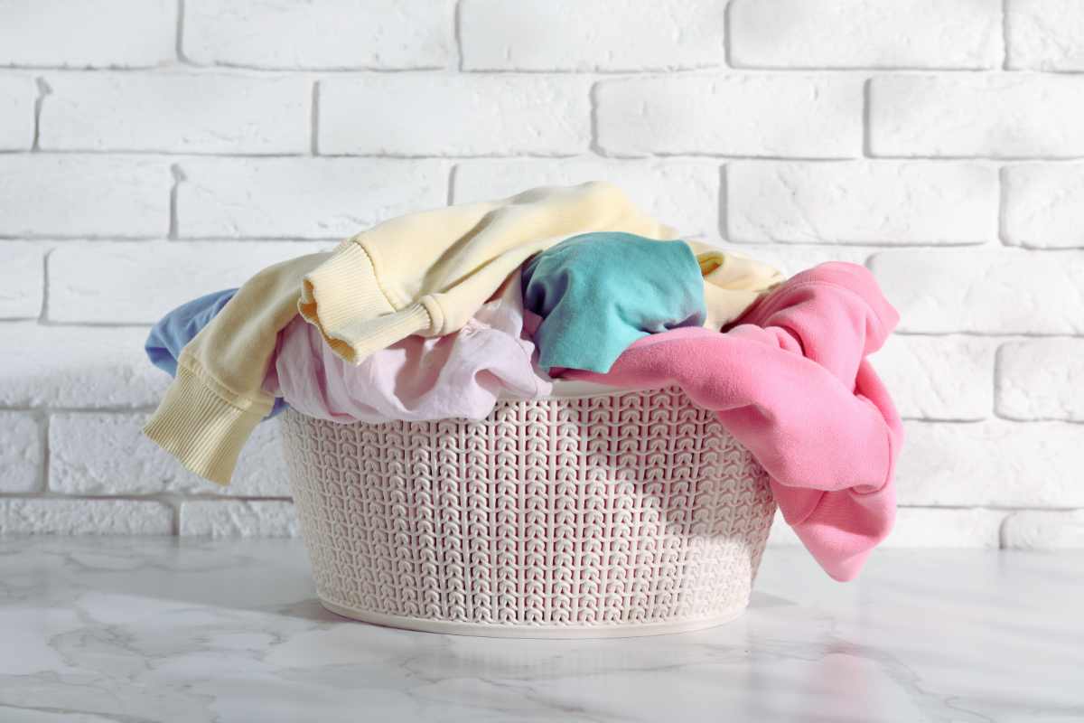 I panni lavati non profumano più: se fai così, anche il bucato pulito inizia a puzzare