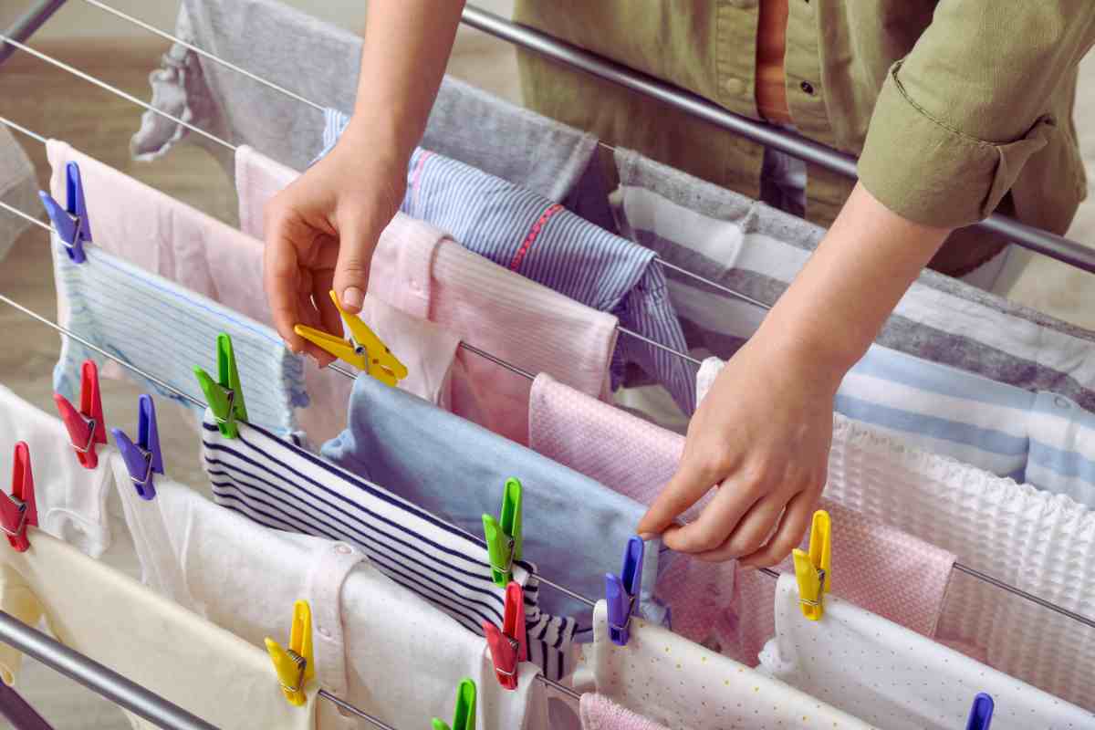 I panni lavati non profumano più: se fai così, anche il bucato pulito inizia a puzzare